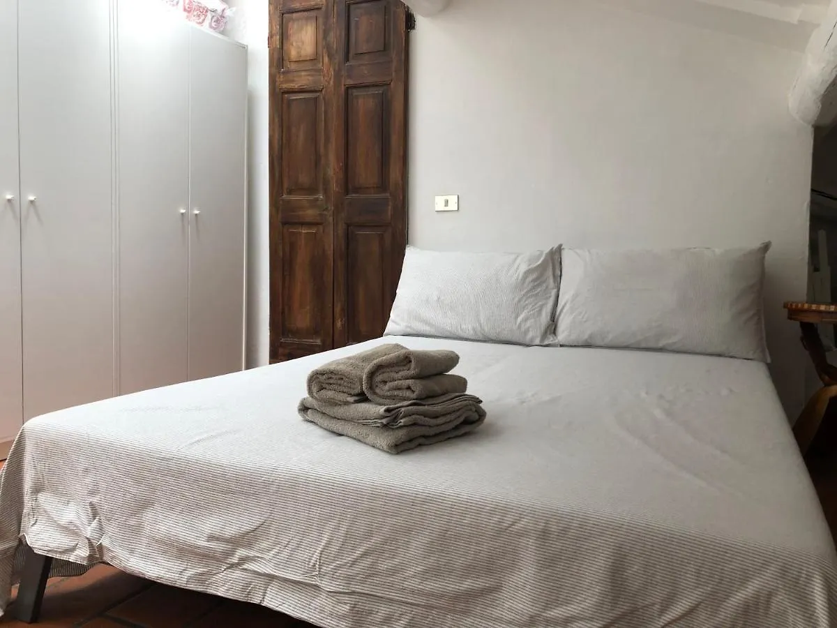 Apartament Il Tetto Fiorito Dell'Isola Mediolan