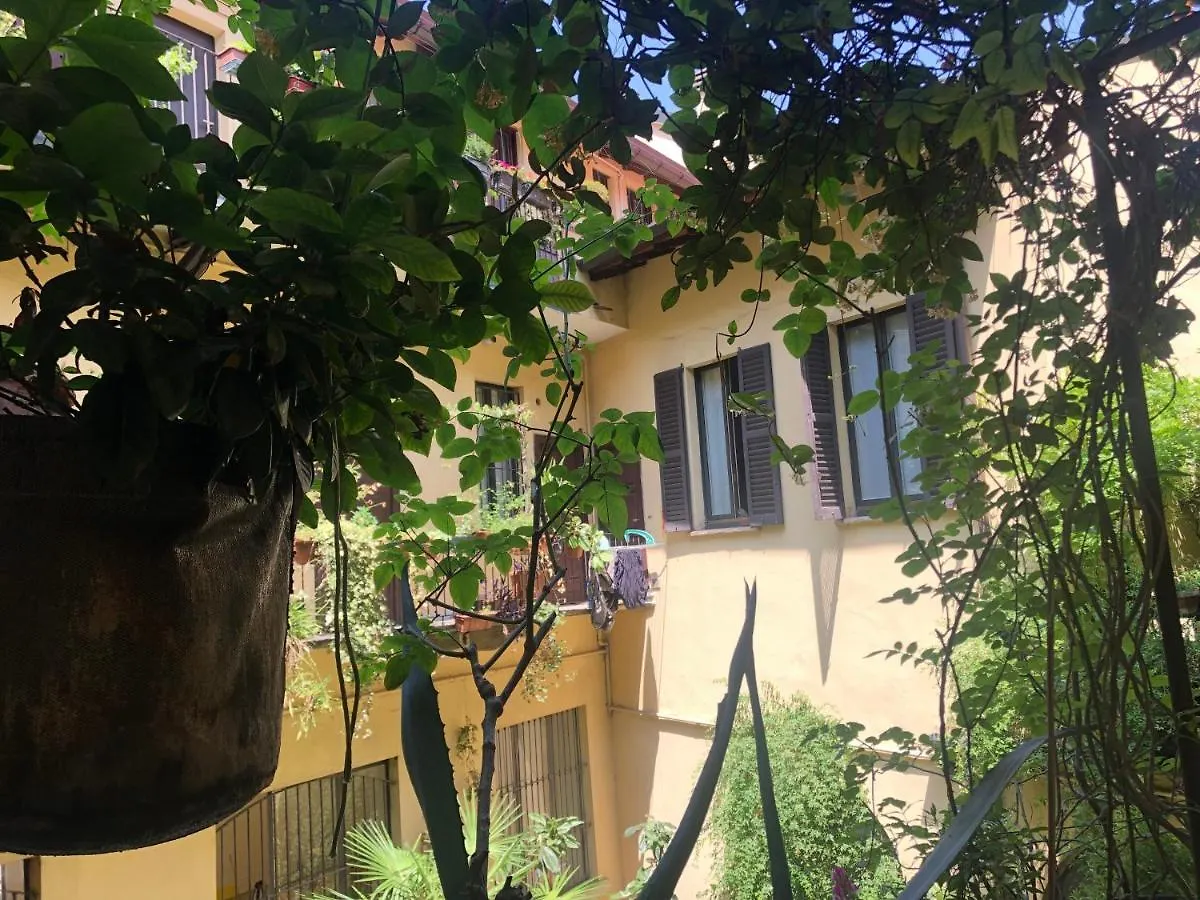 Apartament Il Tetto Fiorito Dell'Isola Mediolan Włochy