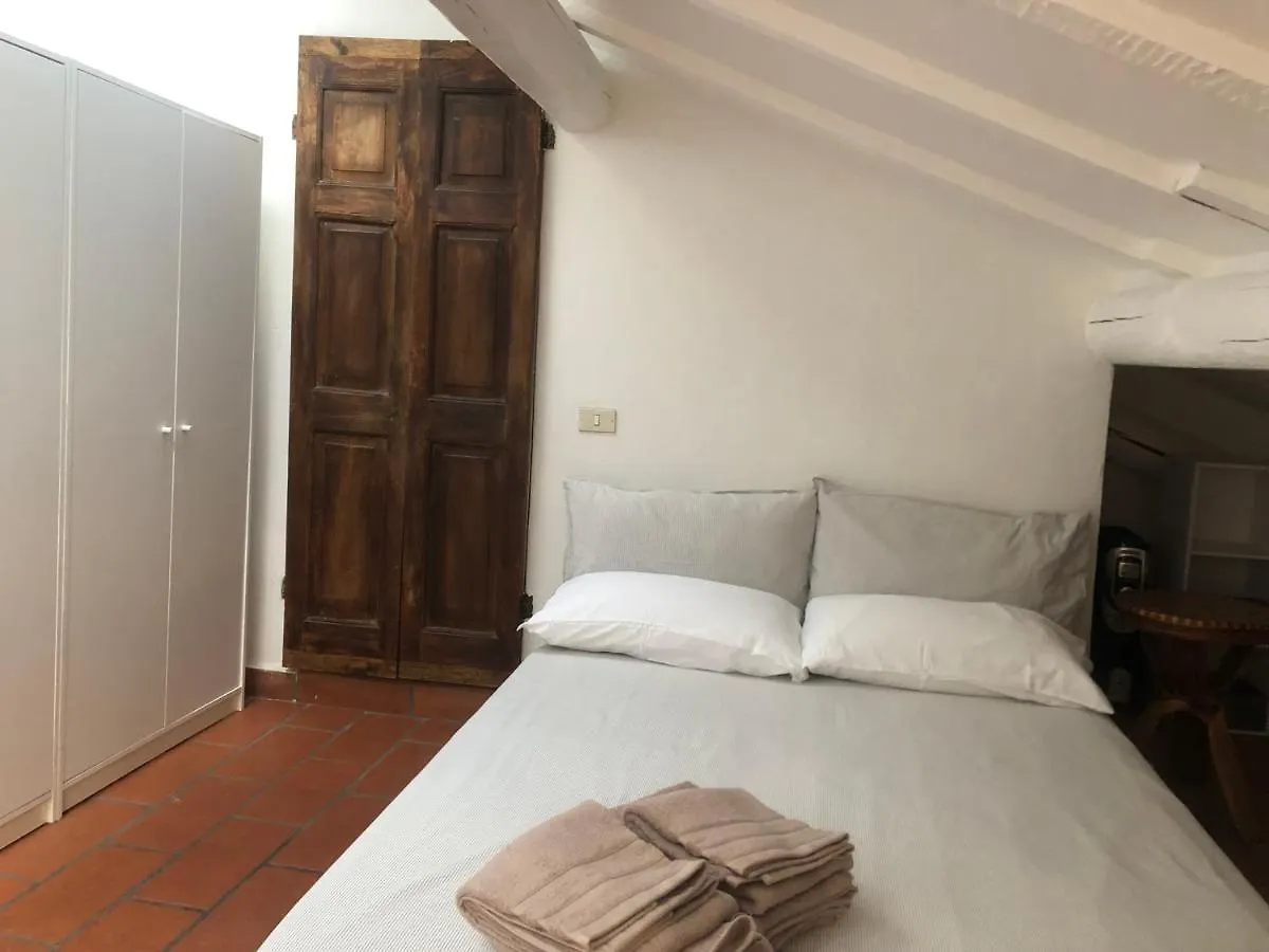 Apartament Il Tetto Fiorito Dell'Isola Mediolan